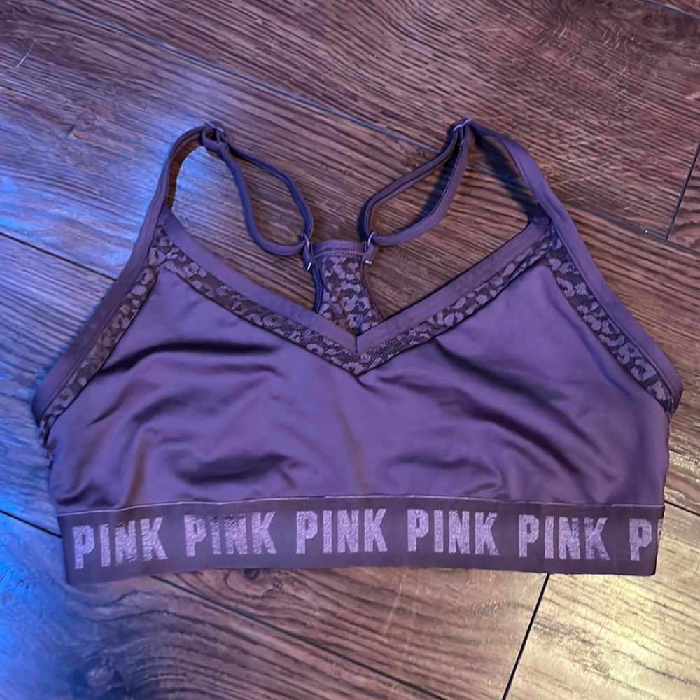 sports bra